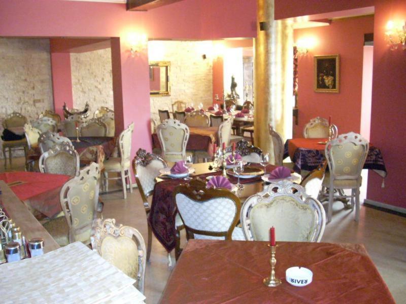 Hotel Royal Zalau Exterior photo