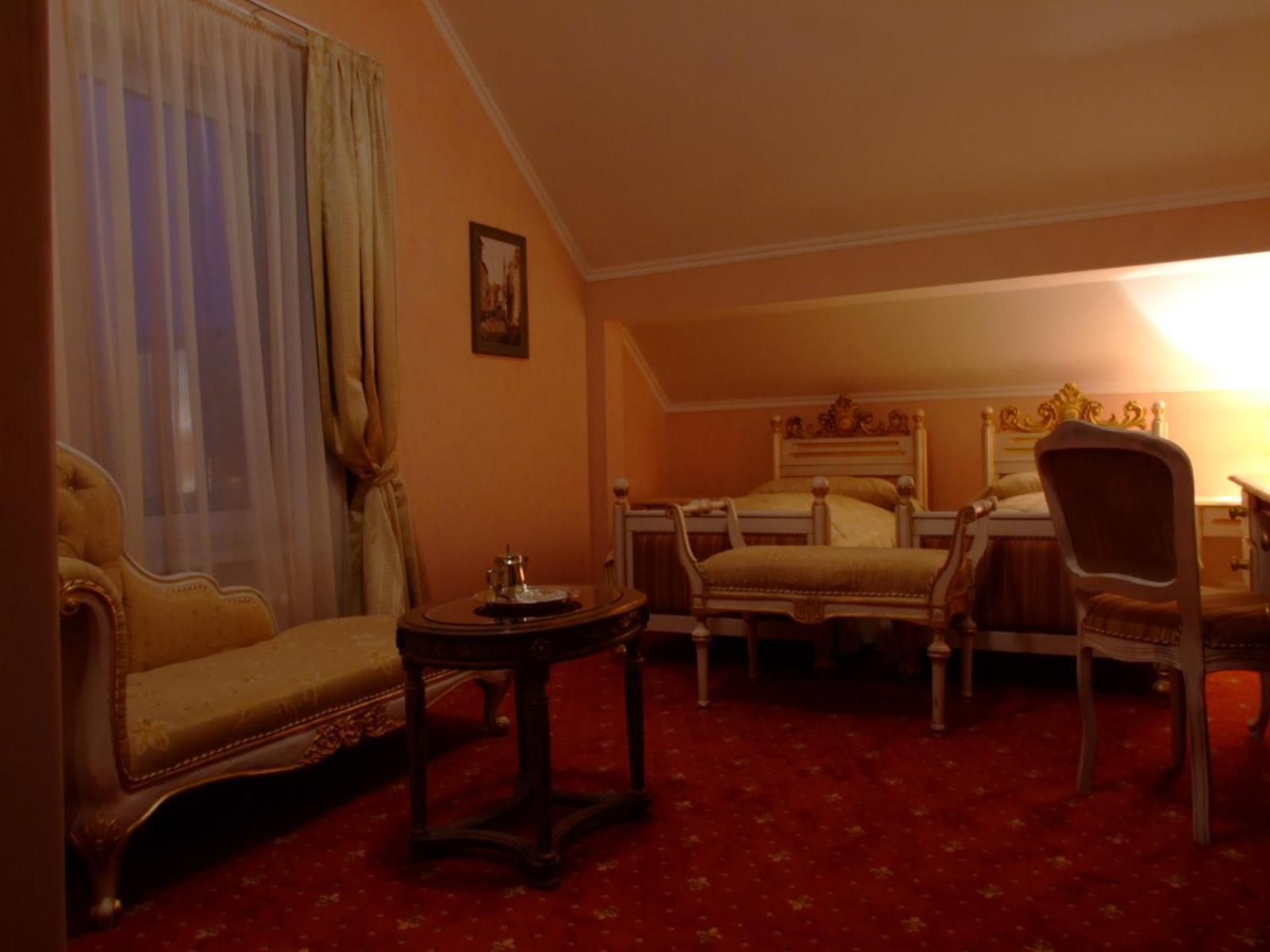 Hotel Royal Zalau Exterior photo