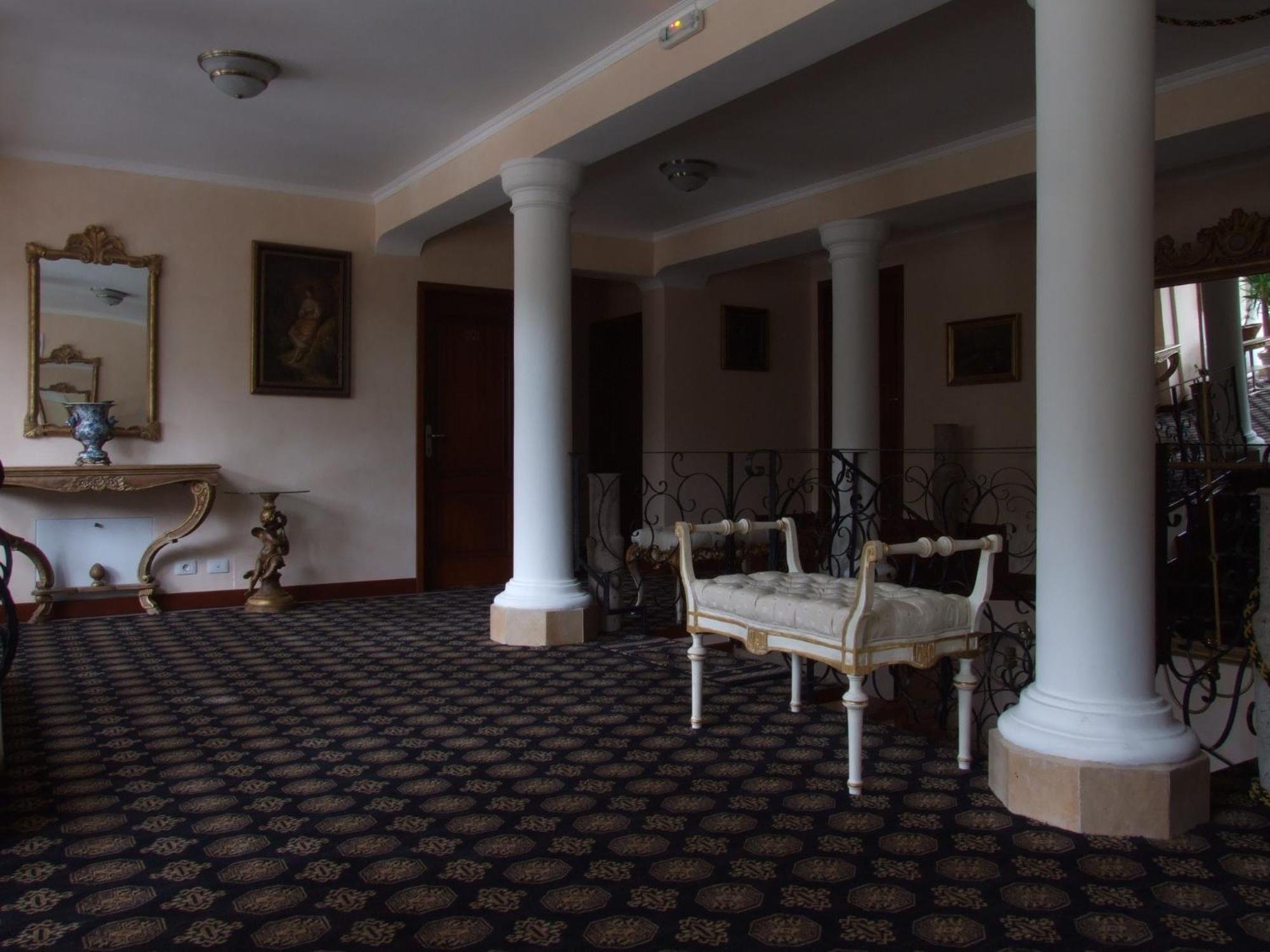 Hotel Royal Zalau Exterior photo